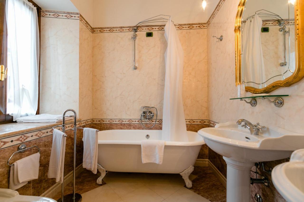 Hotel Pace Sirmione Esterno foto