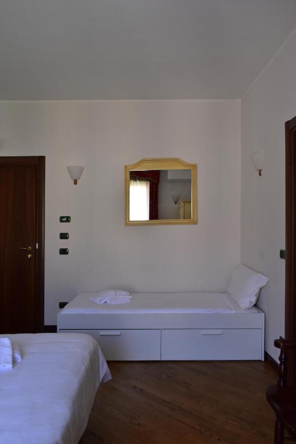 Hotel Pace Sirmione Esterno foto