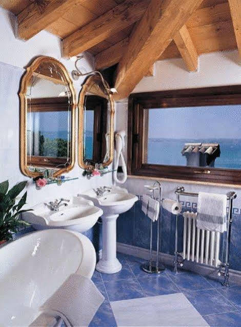 Hotel Pace Sirmione Esterno foto